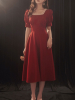 Robe de soirée femme avec cocktail bordeaux belle robe mi-longue coupe trapèze à encolure carrée