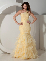 Robe de soirée jaune en organza à une épaule longueur plancher