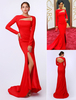 Robe de soirée sirène en satin de soie stretch rouge fendu