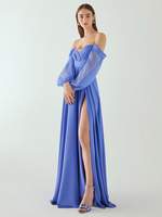 Robe de soirée trapèze plissée à fente haute et décolleté au sol en mousseline de soie