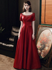 Robe de soirée une ligne bijou cou satin mat longueur plancher robe de bal plissée