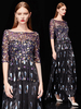 Robe De Soiree 2021 Noire Avec Plumes Et Manches Courtes