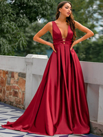 Robe de sorée rouge en satin col V profonde décolleté à traîne