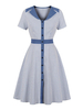 Robe de Vintage Courte 1950s Imprimés Rayures à Col V avec Manches Courtes Coupe Cintrée avec Boutons Bas Evasée Bicolores Robe de Rétro