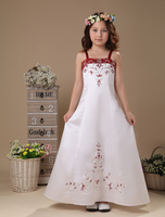 Robe du cortège enfant blanc dentelle brodée bretelles spaghetti satin étage longueur première robe de communion