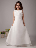 Robe du cortège enfant boule blanche en satin col carré