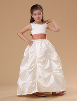 Robe du cortège enfant en satin blanc de col rond plissé