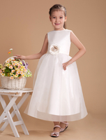 Robe du cortège enfant merveilleuse blanche en satin col rond