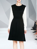 Robe en tricot Belle robe mi-longue en polyester bicolore à manches longues et col bijou