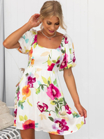 Robe Eté Courte Imprimé Femme avec Manches Courtes Amples à Col Carré Coupe Cintrée Bas Evasée