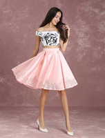 Robe fête de la rentrée A-ligne Tissu de satin rose clair hors de l