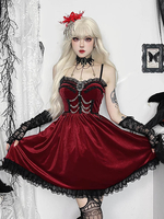 Robe gothique pour femme en dentelle bordeaux à volants et chaînes en velours gothique