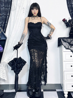 Robe gothique pour femme en dentelle noire à volants et bretelles spaghetti Robe gothique fendue haute
