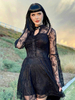 Robe gothique pour femmes en dentelle noire Sexy Polyester Halter NeckLine Robe midi à manches longues