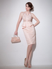 Robe élégante de cocktail nude fourreau en dentelle avec col rond et peplum Robes pour les invités de mariage Milanoo