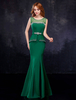 Robe élégante de soirée sirène Tissu de satin vert forêt avec strass col rond longueur plancher