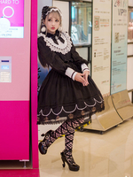 Robe lolita séduisante en polyester noire bicolore douse col montant Déguisements Halloween