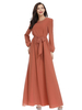 Robe longue à manches longues en mousseline de soie à col bijou marron