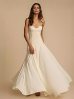 Robe longue blanche trapèze à bretelles et décolleté en cœur pour femme 2025
