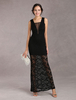 Robe longue noir en dentelle unicolore moulant avec dentelle col V