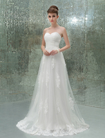 Robe mariage en tulle ivoire avec applique à col en coeur
