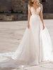 Robe mariée col et dos en V en dentelle manches longues à traîne robe de mariée à la plage