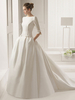 Robe mariée trapèze en satin col rond dos en V boutonné demi-manche jupe évasée à traîne Robe de mariage