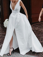 Robe mariée vintage col et dos en V plogeant jupe fendue longueur au sol Robe de mariage en satin