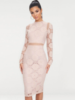 Robe mi-longue à manches longues en dentelle