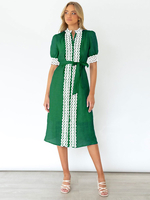 Robe Mi-longue Imprimé Femme avec Manches Courtes à Col Montant Coupe Cintrée à Lacets Bicolores