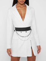 Robe moulante blanche à manches longues et col rabattu pour femme