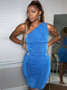 Robe Moulante en Plis Courte Femme Sexy avec Bretelle avec Epaule Dénudée Coupe Cintrée avec Fente Unicolore Robe Eté Sexy