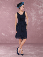 Robe mère de mariés A-ligne en chiffon bleu marine foncé col V avec perles longueur genou