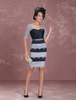 Robe mère de mariés fourreau Tissu de satin bleu marine foncé col V avec cristal longueur genou
