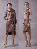 Robe mère de mariés fourreau Tissu de satin Brun col rond longueur genou