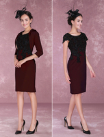 Robe mère de mariés fourreau Tissu de satin nude col rond avec dentelle longueur genou