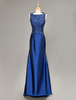 Robe mère de mariés sirène en taffetas bleu royal col bateau