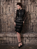 Robe soutenue de cocktail noire fourreau en dentelle col rond avec passepoil Robes pour les invités de mariage Milanoo