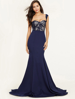 Robe sublime de soirée sirène Tissu de satin avec dentelle encolure en coeur Avec traîne