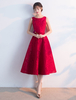 Robe subtenue de bal A-ligne en dentelle bordeaux col rond avec dentelle longueur mollet