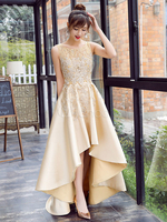Robe subtenue de bal A-ligne Tissu de satin doré clair col rond avec dentelle asymétrique