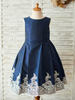 Robes cortège enfant marine foncé col bijou sans manches en dentelle Robes de soirée sociales enfants