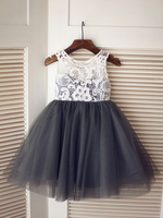 Robes cortège enfant Taffetas blanc Noir rayures Longueur genou robe fille fleur
