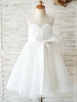 Robes cortège enfant Tulle Sans bretelles Longueur genou Princesse Silhouette Sash Bow Enfants Robes de soirée sociale