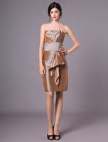 Robes dinvité de mariage Robe de soirée cocktail sans bretelles en taffetas longueur genou plissé