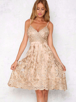 Robes de Clubs Femmes Courtes Femmes en Dentelles Imprimés et Creusants à Col V avec Bretelles Coupe Cintrée Unicolore Sexy