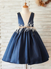 Robes de demoiselle dhonneur bleu marine bijou cou satin tissu sans manches genou longueur princesse silhouette perlée enfants robes de soirée sociale