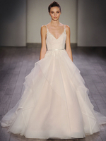 Robes de mariée blanches en ligne avec train sans manches en dentelle dos nu à col en V Robes de mariée