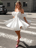 Robes de mariée courtes col en coeur court sans manches taille naturelle courte tissu satiné robe de mariée courte