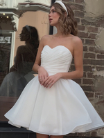 Robes de mariée courtes col en coeur sans manches robes de mariée courtes trapèze